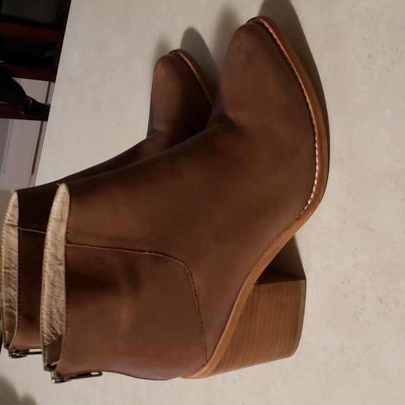 Sol Sana Leo Leather Booties - Picture 3 of 11